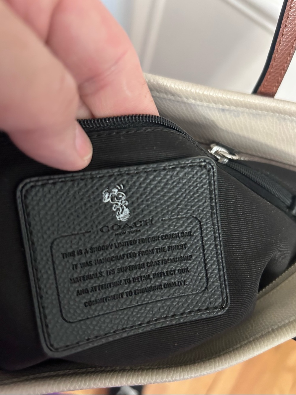 Coach x Peanuts Snoopy City Zip Tote - Picture 3 of 13